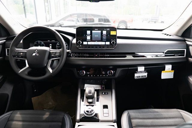 2025 Mitsubishi Outlander PHEV SE Milwaukie OR