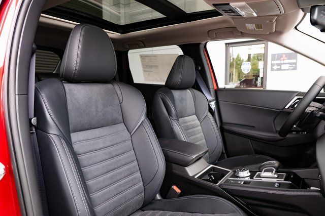 2025 Mitsubishi Outlander PHEV SE Milwaukie OR