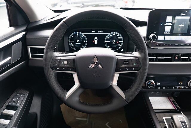 2025 Mitsubishi Outlander PHEV SE Milwaukie OR