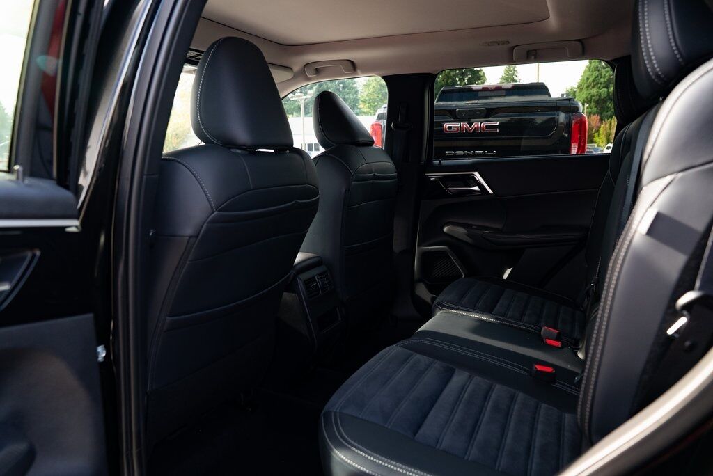 2025 Mitsubishi Outlander PHEV SE Milwaukie OR