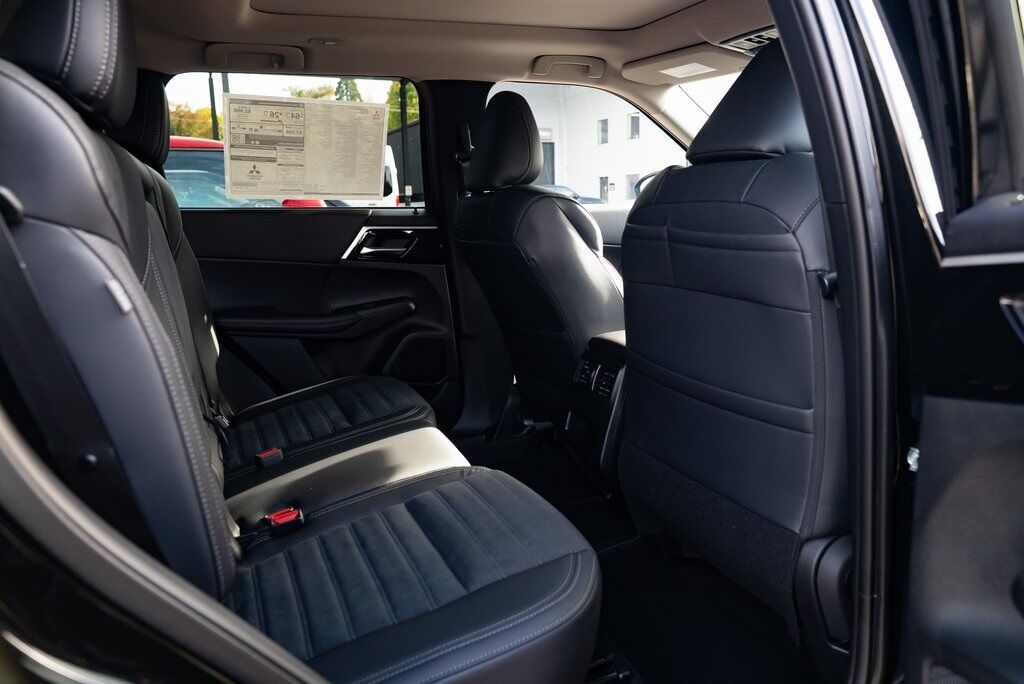 2025 Mitsubishi Outlander PHEV SE Milwaukie OR