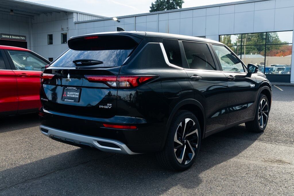 2025 Mitsubishi Outlander PHEV SE Milwaukie OR