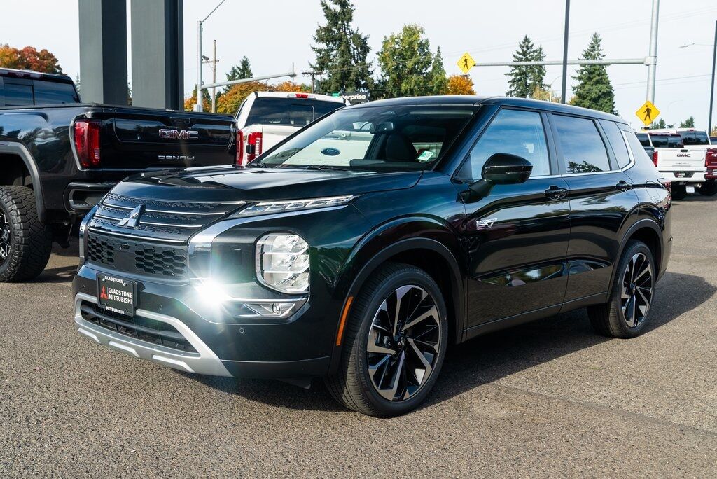 2025 Mitsubishi Outlander PHEV SE Milwaukie OR