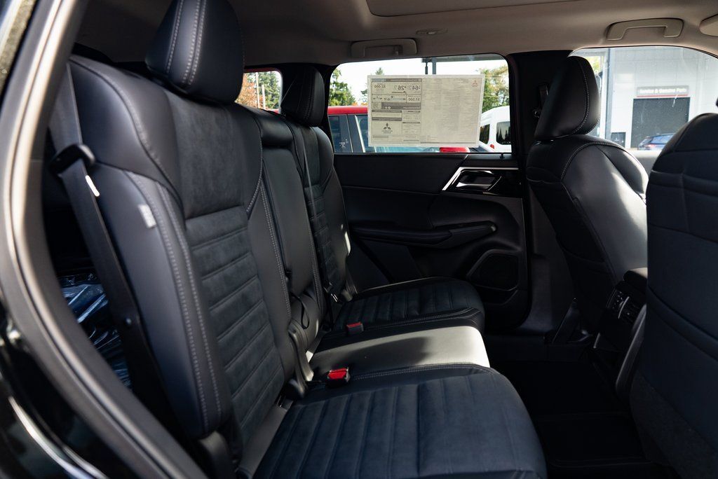 2025 Mitsubishi Outlander PHEV SE Milwaukie OR