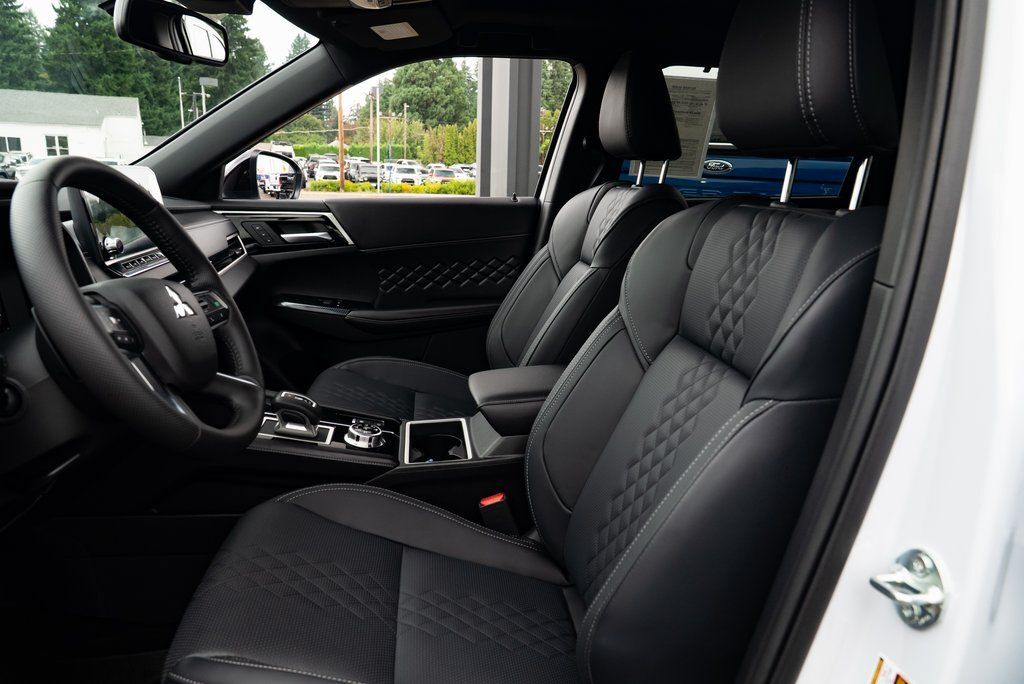 2025 Mitsubishi Outlander PHEV SEL Black Edition Milwaukie OR