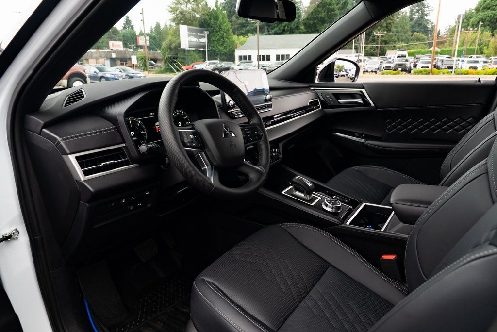 2025 Mitsubishi Outlander PHEV SEL Black Edition Milwaukie OR