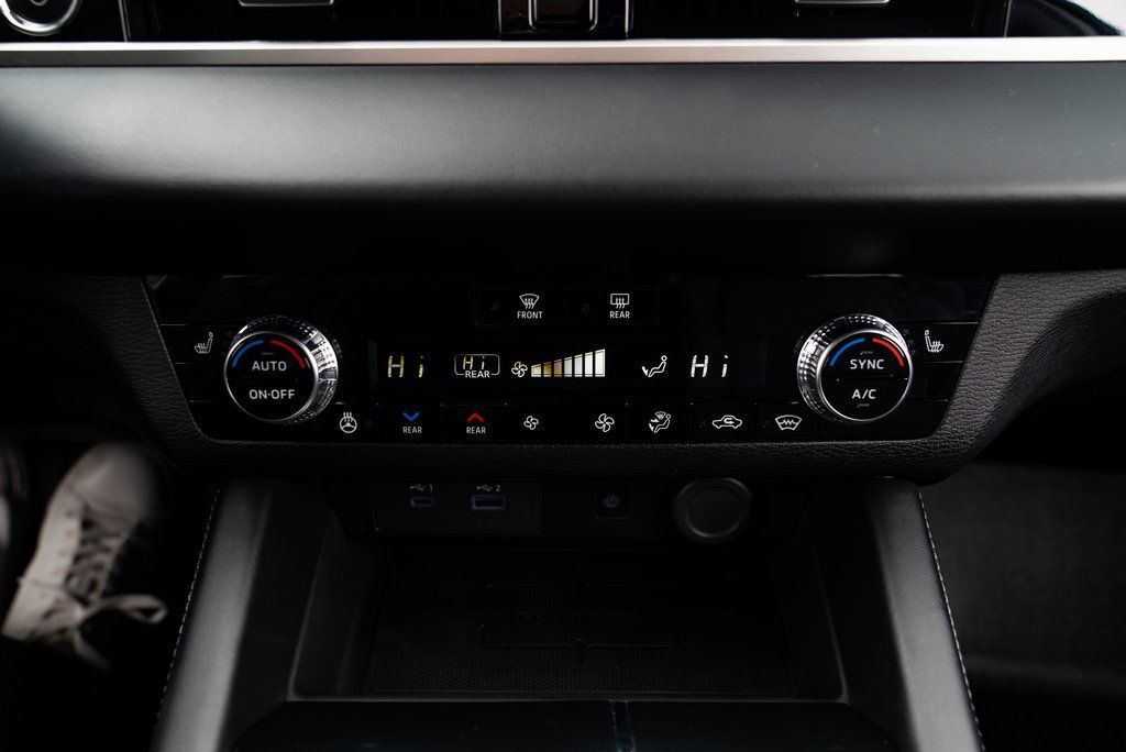 2025 Mitsubishi Outlander PHEV SEL Black Edition Milwaukie OR