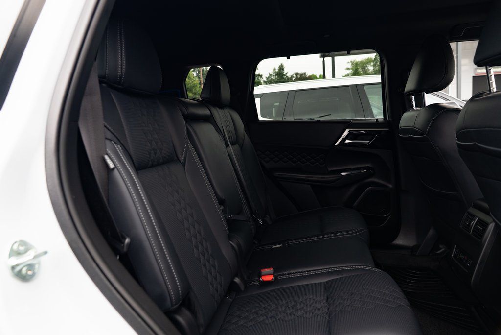 2025 Mitsubishi Outlander PHEV SEL Black Edition Milwaukie OR