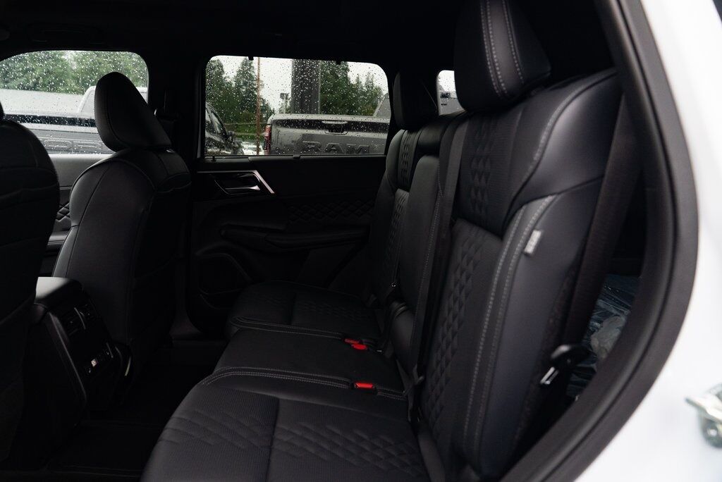 2025 Mitsubishi Outlander PHEV SEL Black Edition Milwaukie OR