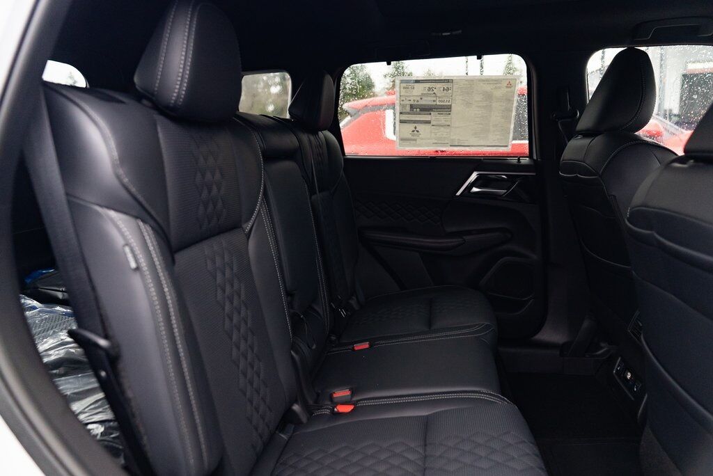 2025 Mitsubishi Outlander PHEV SEL Black Edition Milwaukie OR