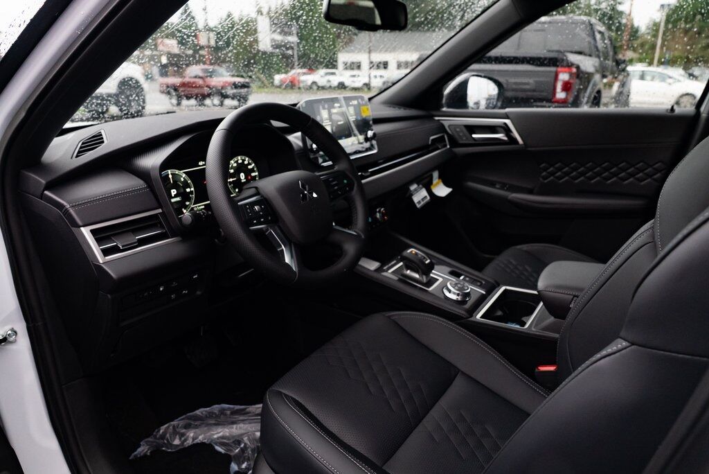 2025 Mitsubishi Outlander PHEV SEL Black Edition Milwaukie OR