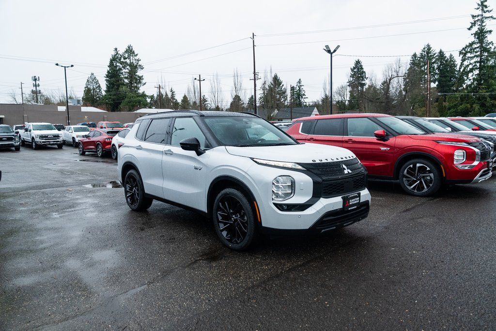 2025 Mitsubishi Outlander PHEV SEL Black Edition Milwaukie OR