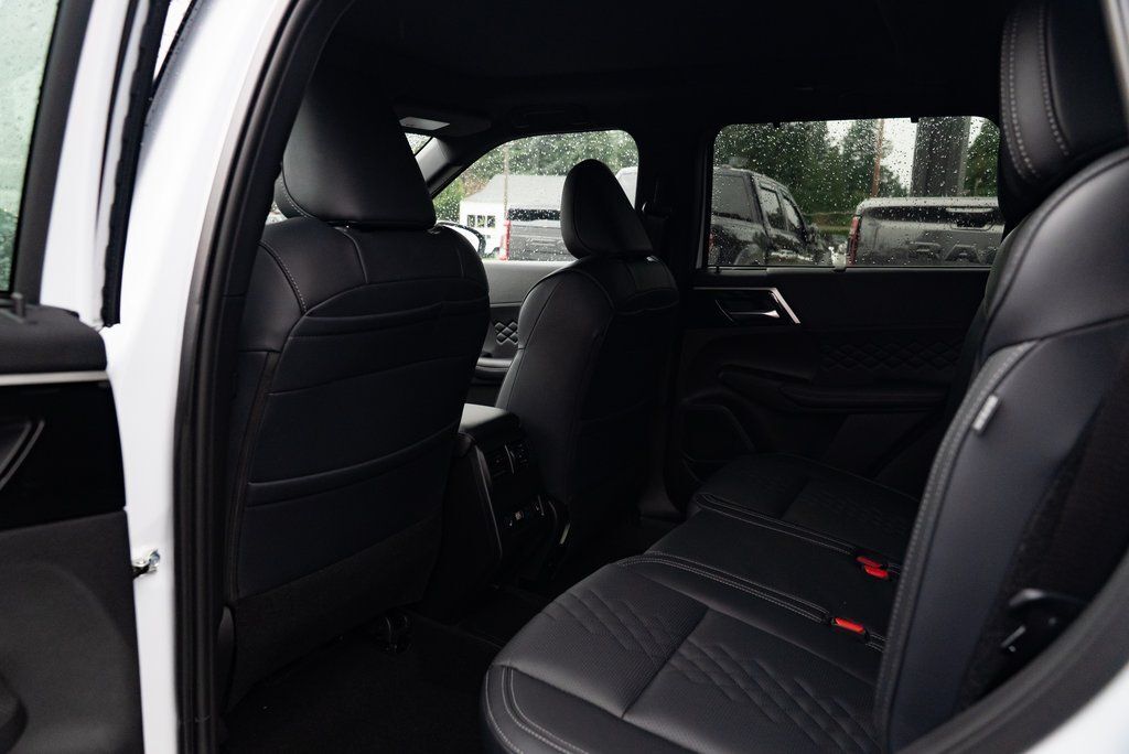 2025 Mitsubishi Outlander PHEV SEL Black Edition Milwaukie OR