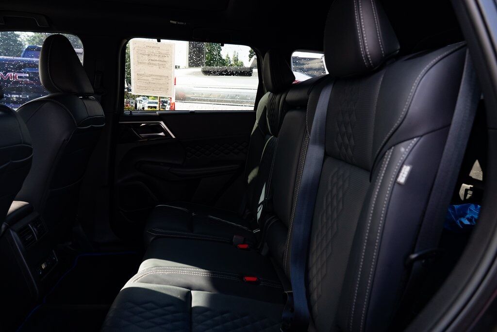 2025 Mitsubishi Outlander PHEV SEL Black Edition Milwaukie OR