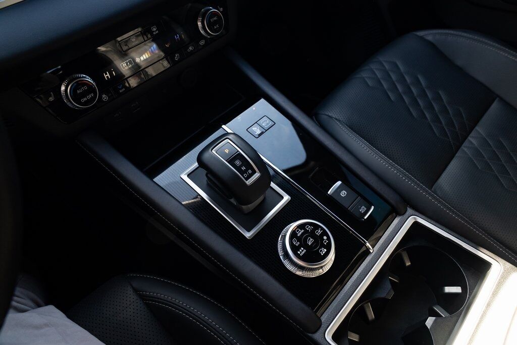 2025 Mitsubishi Outlander PHEV SEL Black Edition Milwaukie OR