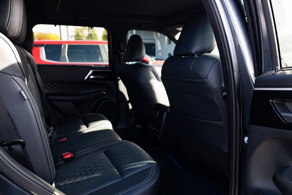 2025 Mitsubishi Outlander PHEV SEL Black Edition Milwaukie OR