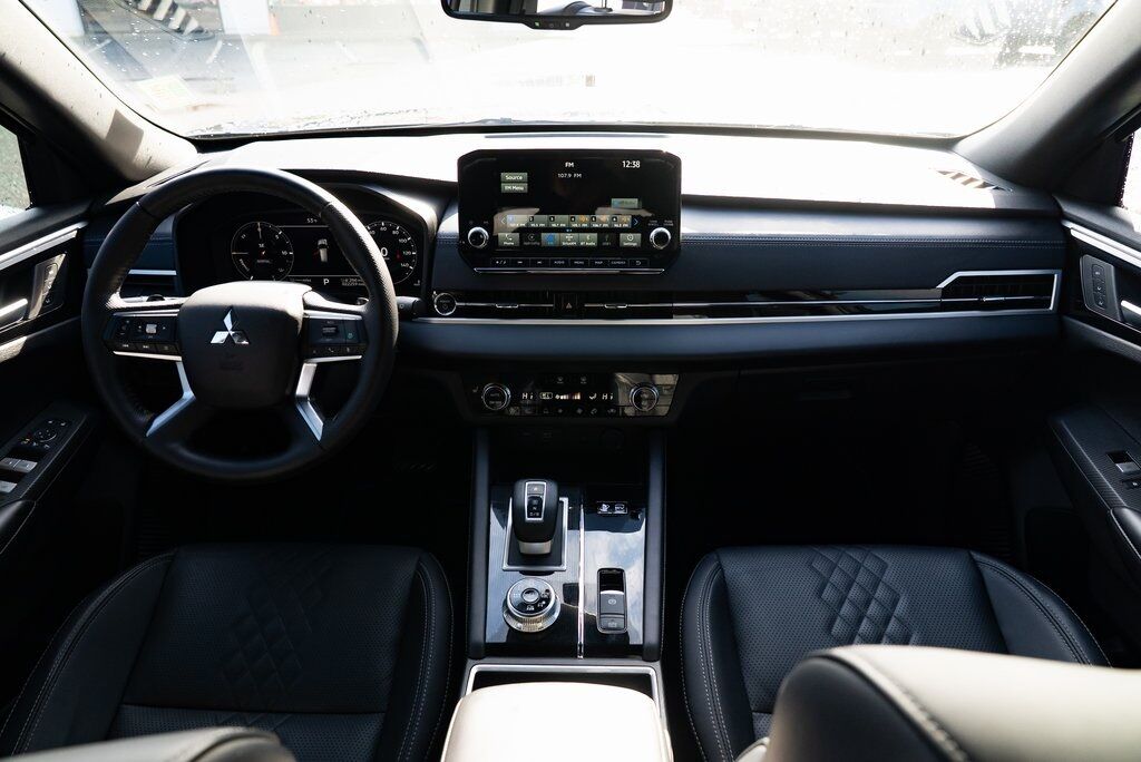 2025 Mitsubishi Outlander PHEV SEL Black Edition Milwaukie OR