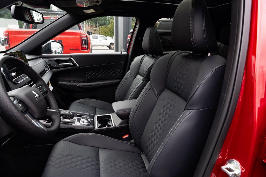 2025 Mitsubishi Outlander PHEV SEL Black Edition Milwaukie OR