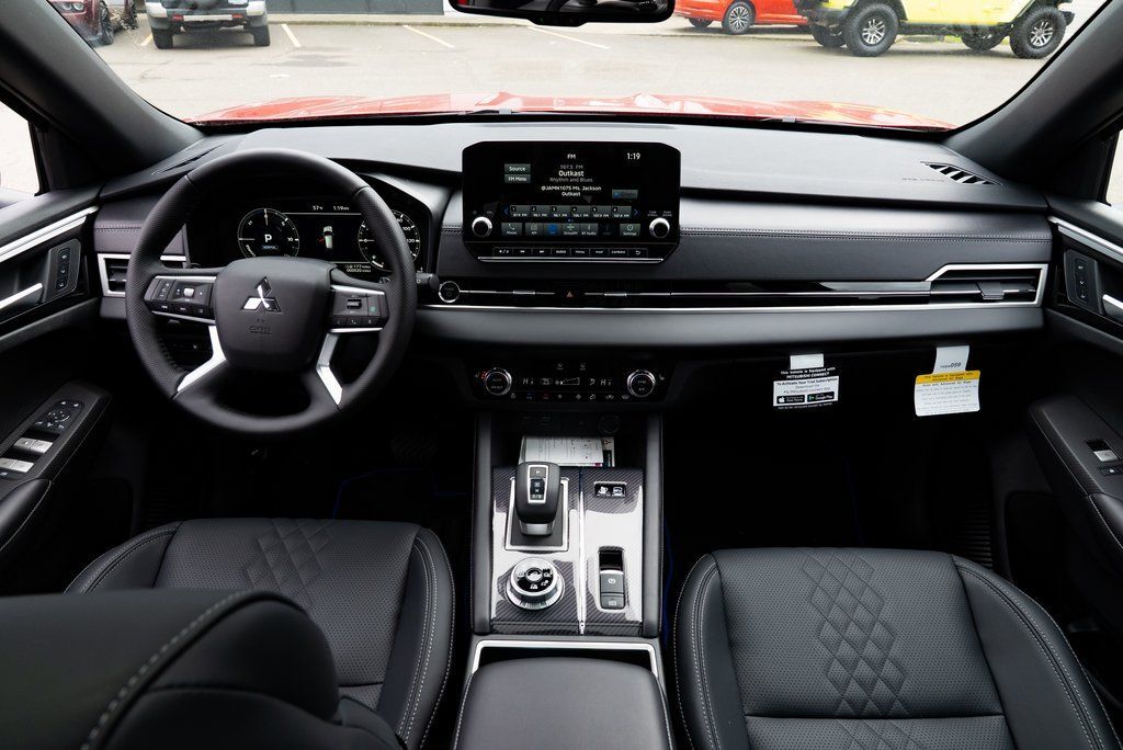 2025 Mitsubishi Outlander PHEV SEL Black Edition Milwaukie OR