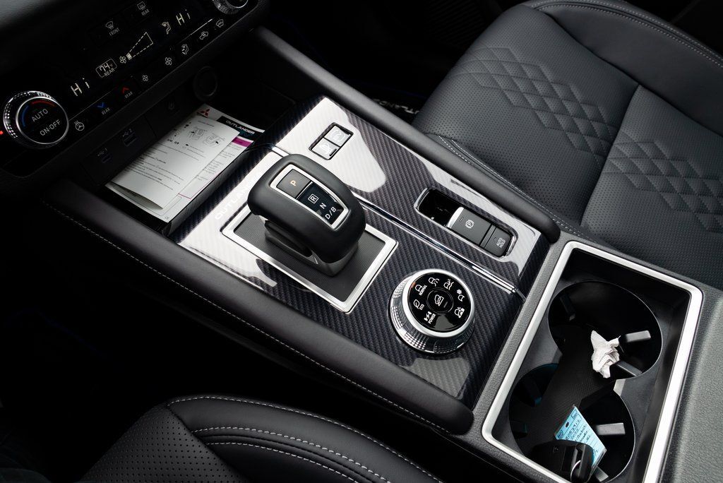 2025 Mitsubishi Outlander PHEV SEL Black Edition Milwaukie OR