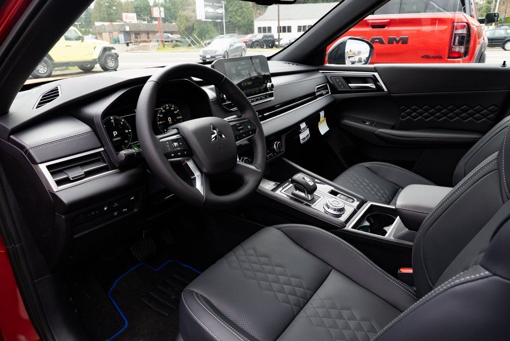 2025 Mitsubishi Outlander PHEV SEL Black Edition Milwaukie OR