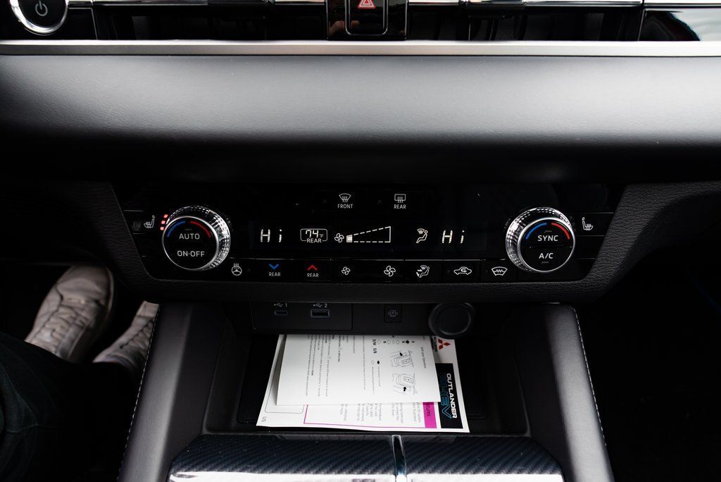 2025 Mitsubishi Outlander PHEV SEL Black Edition Milwaukie OR