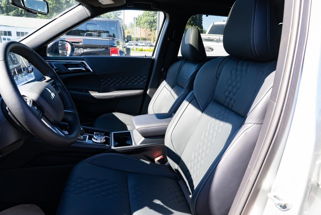 2025 Mitsubishi Outlander PHEV SEL Black Edition Milwaukie OR