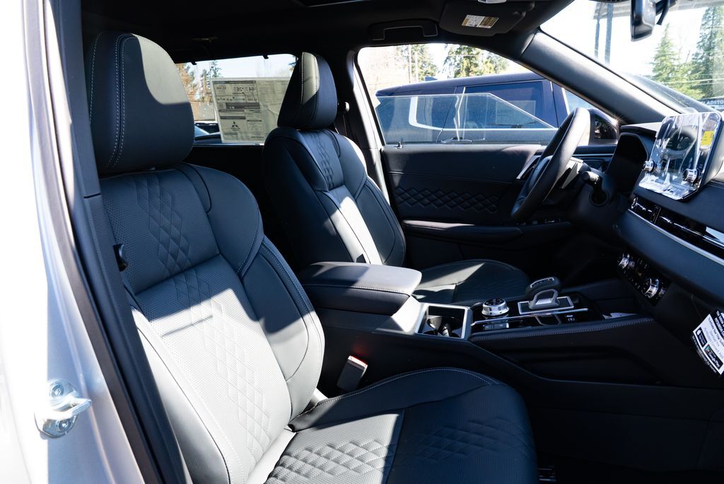 2025 Mitsubishi Outlander PHEV SEL Black Edition Milwaukie OR