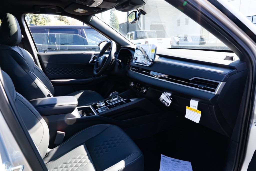 2025 Mitsubishi Outlander PHEV SEL Black Edition Milwaukie OR