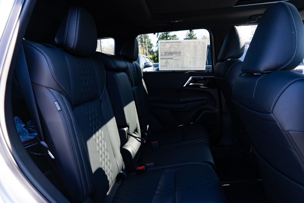 2025 Mitsubishi Outlander PHEV SEL Black Edition Milwaukie OR