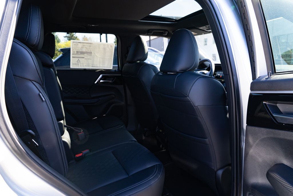 2025 Mitsubishi Outlander PHEV SEL Black Edition Milwaukie OR