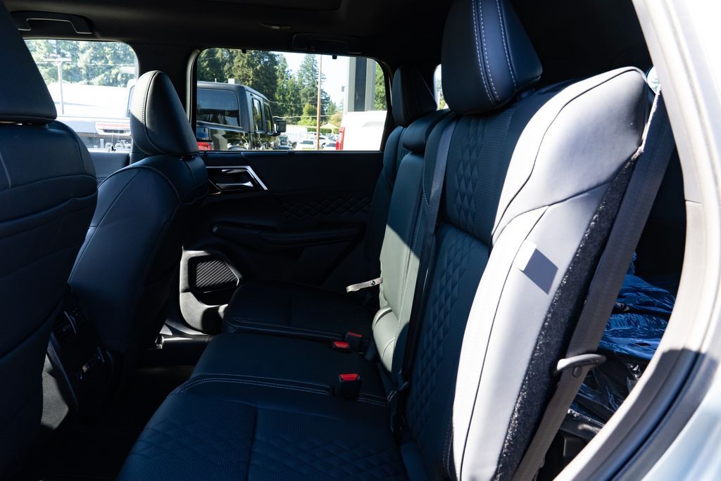 2025 Mitsubishi Outlander PHEV SEL Black Edition Milwaukie OR