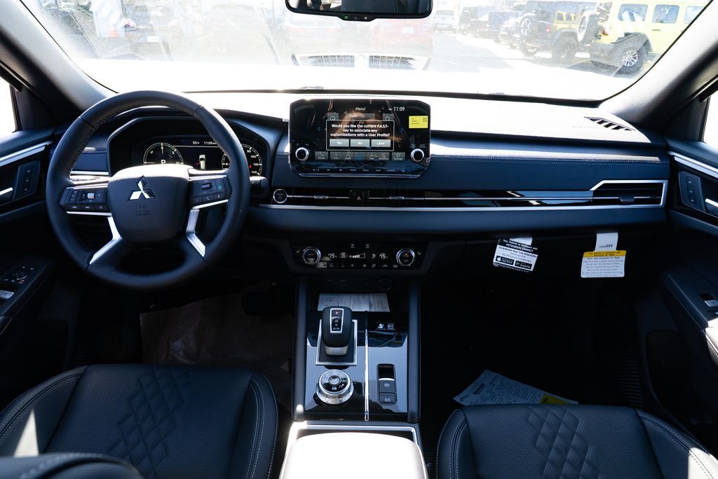 2025 Mitsubishi Outlander PHEV SEL Black Edition Milwaukie OR