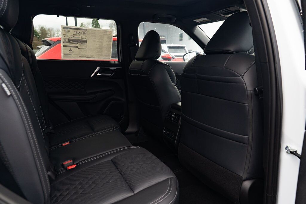 2025 Mitsubishi Outlander PHEV SEL Black Edition Milwaukie OR