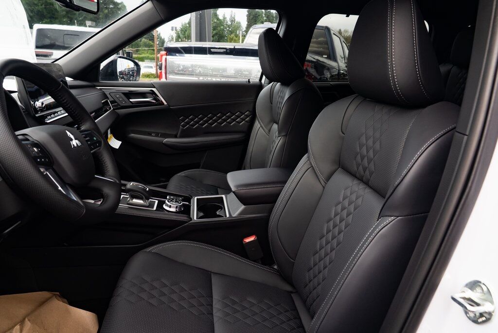 2025 Mitsubishi Outlander PHEV SEL Black Edition Milwaukie OR