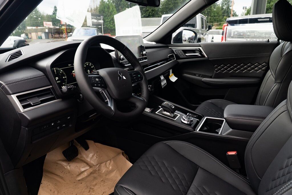 2025 Mitsubishi Outlander PHEV SEL Black Edition Milwaukie OR