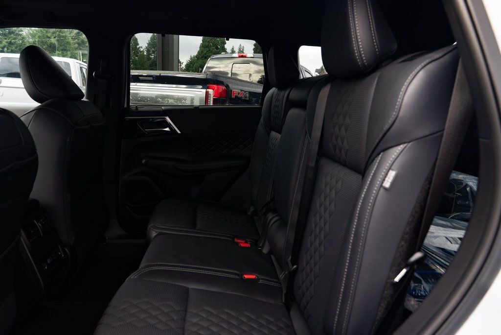 2025 Mitsubishi Outlander PHEV SEL Black Edition Milwaukie OR