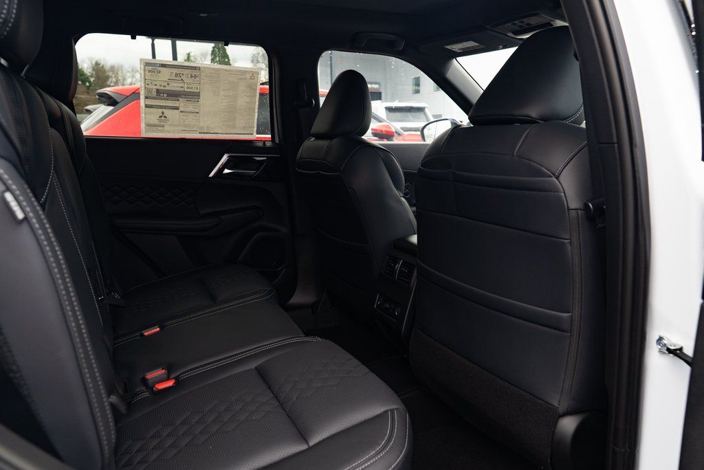 2025 Mitsubishi Outlander PHEV SEL Black Edition Milwaukie OR