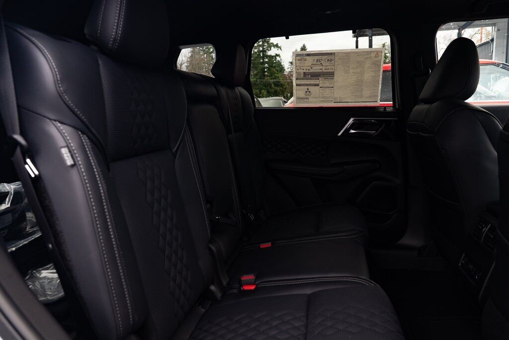 2025 Mitsubishi Outlander PHEV SEL Black Edition Milwaukie OR