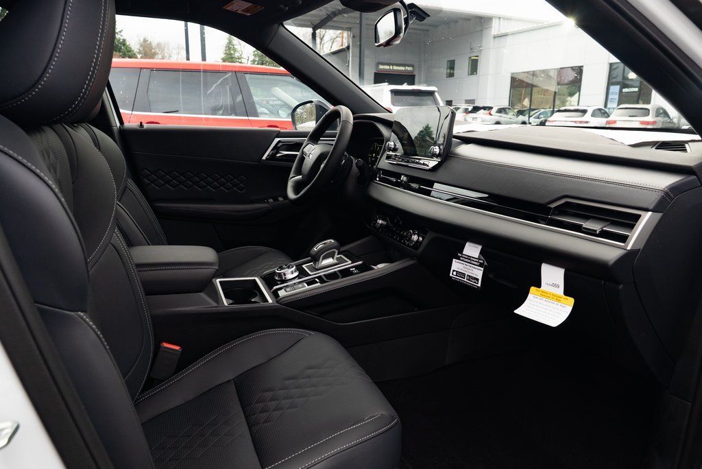 2025 Mitsubishi Outlander PHEV SEL Black Edition Milwaukie OR