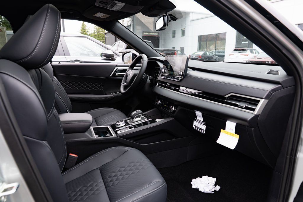 2025 Mitsubishi Outlander PHEV SEL Black Edition Milwaukie OR