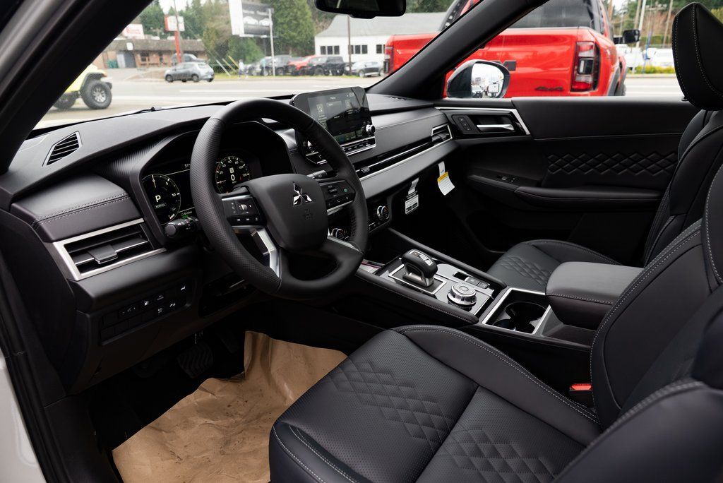 2025 Mitsubishi Outlander PHEV SEL Black Edition Milwaukie OR