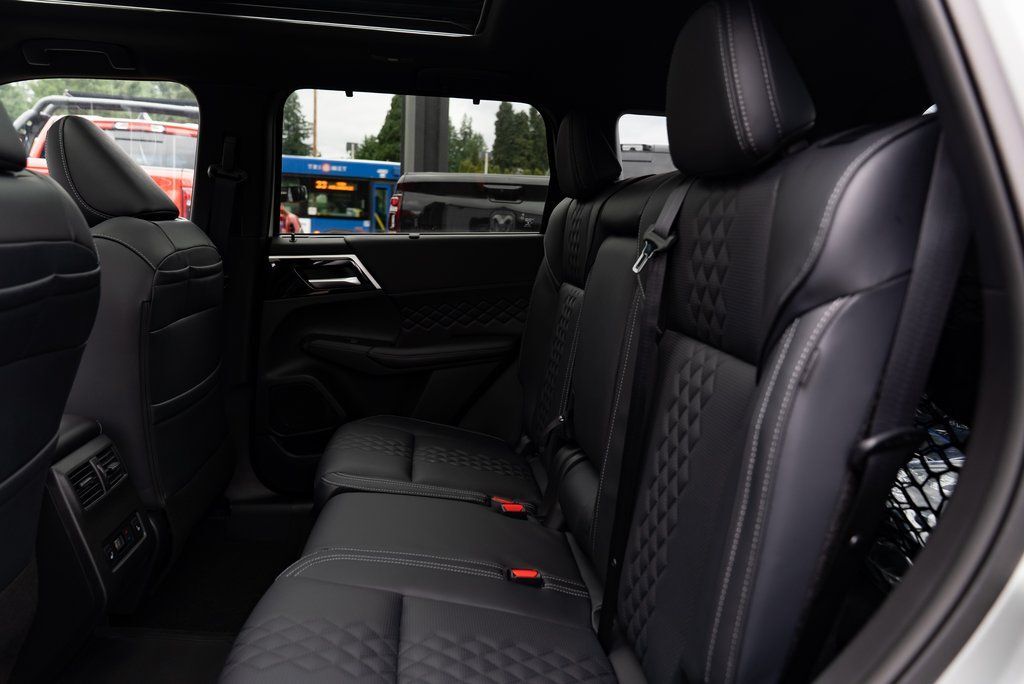 2025 Mitsubishi Outlander PHEV SEL Black Edition Milwaukie OR