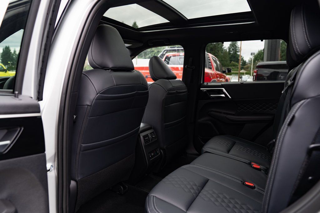 2025 Mitsubishi Outlander PHEV SEL Black Edition Milwaukie OR