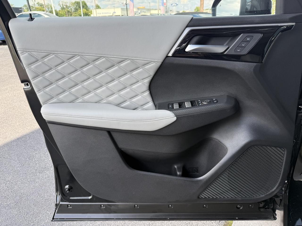 2025 Mitsubishi Outlander PHEV SEL Platinum Edition Knoxville TN
