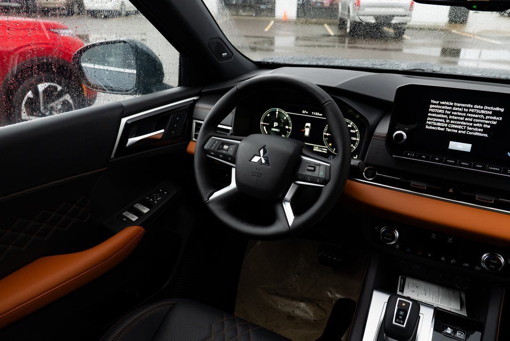 2025 Mitsubishi Outlander PHEV SEL Milwaukie OR