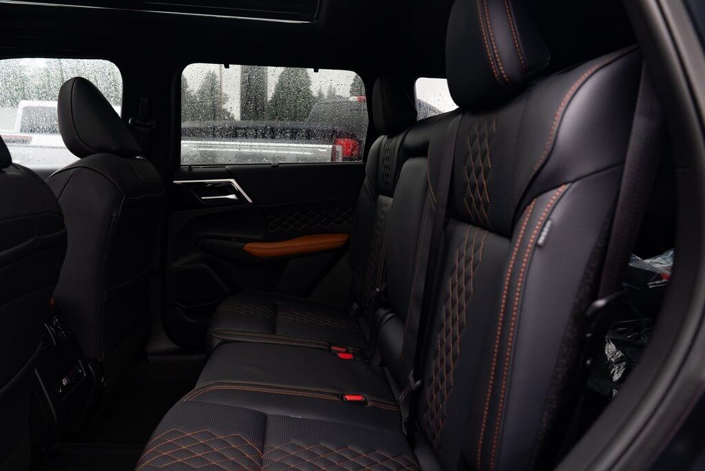 2025 Mitsubishi Outlander PHEV SEL Milwaukie OR