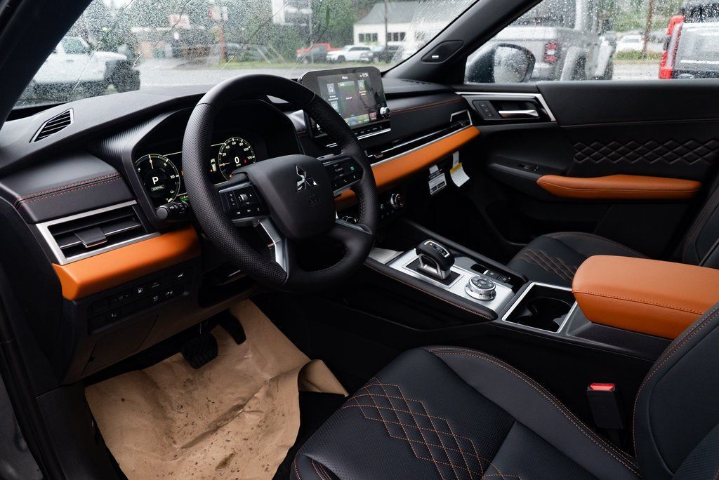 2025 Mitsubishi Outlander PHEV SEL Milwaukie OR