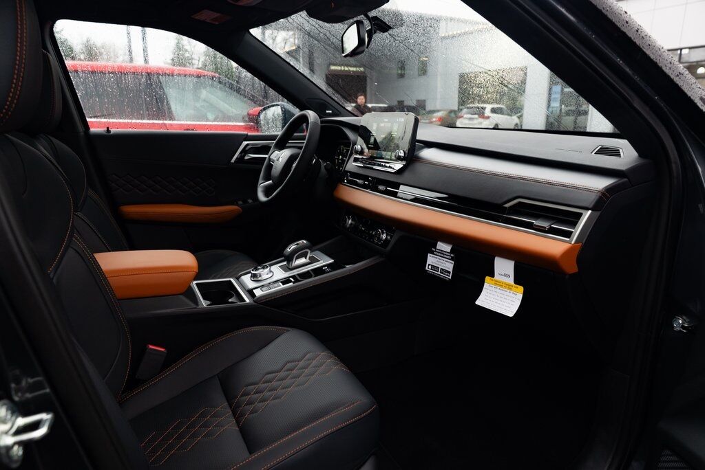 2025 Mitsubishi Outlander PHEV SEL Milwaukie OR