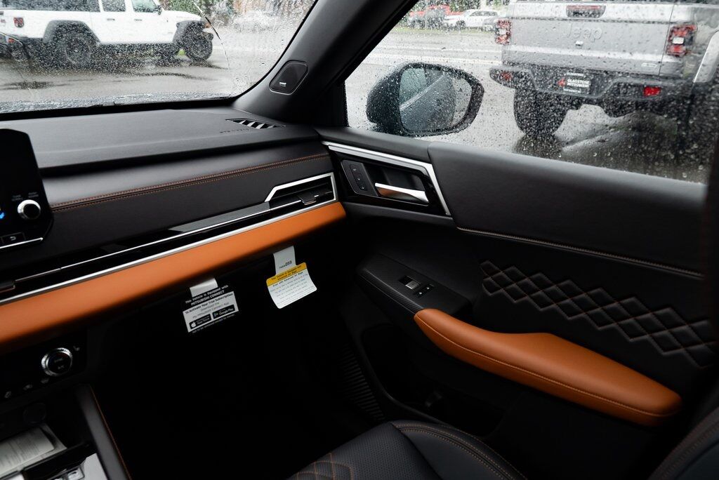 2025 Mitsubishi Outlander PHEV SEL Milwaukie OR